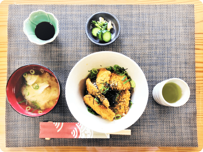 マグロカツ丼