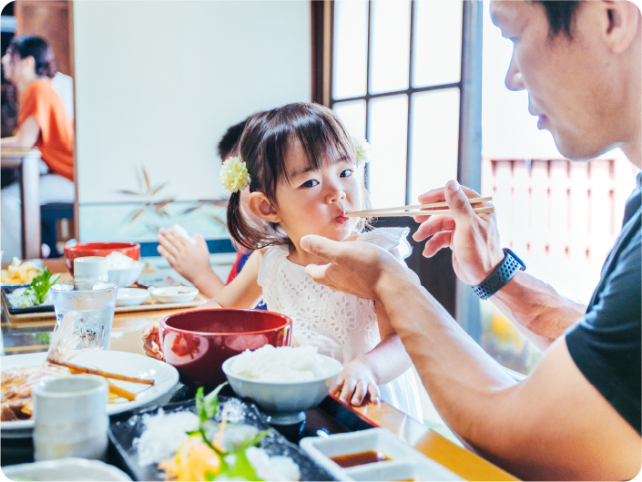 地元で採れる新鮮な食材を用いた地魚料理をお楽しみいただけます