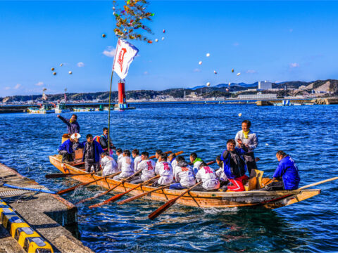 水門祭の餅まき